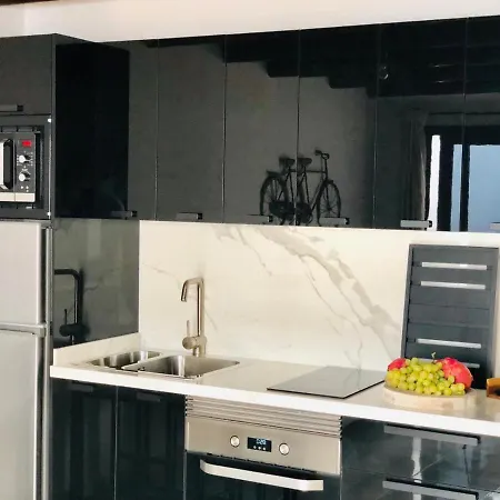 Canaryislandshost L Nazaret