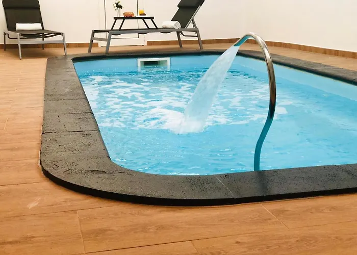 Canaryislandshost L * Nazaret