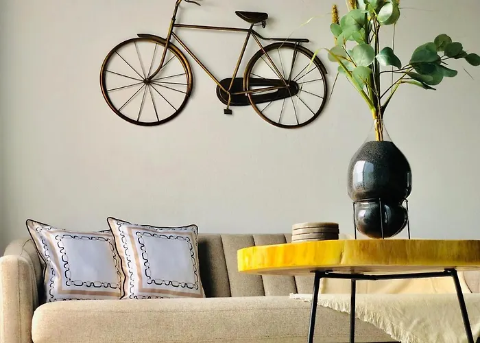 Canaryislandshost L * Nazaret