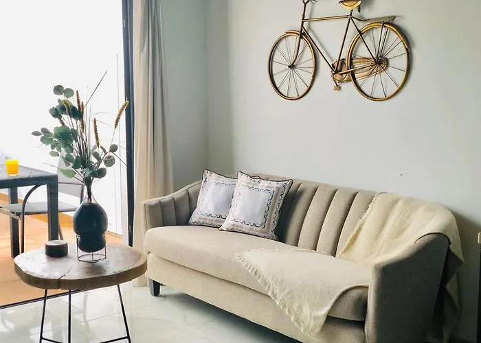 Canaryislandshost L Nazaret