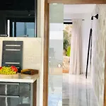 Canaryislandshost L Насарет