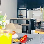 Canaryislandshost L Насарет