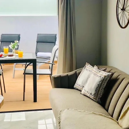 Canaryislandshost L * Nazaret