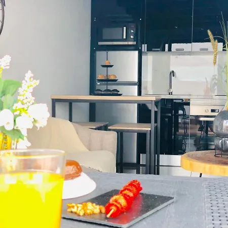 Canaryislandshost L Nazaret