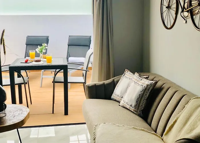 Canaryislandshost L * Nazaret