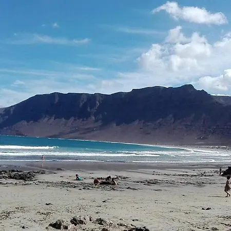 Canaryislandshost L * Nazaret