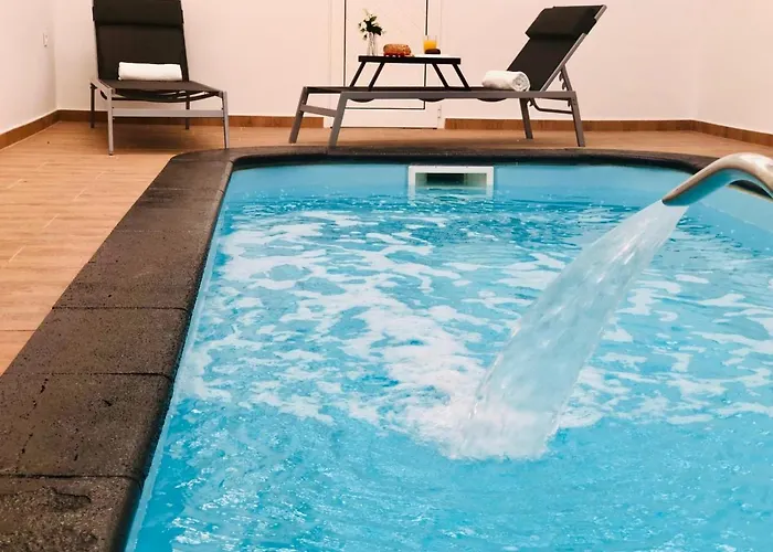 Canaryislandshost L * Nazaret